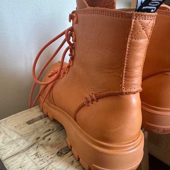 John Fluevog MITTWOCH LACE-UP HIKER BOOTS Orange size 9 - Picture 3 of 7